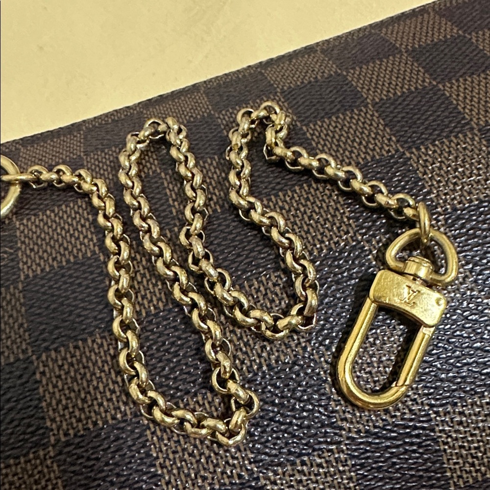 Louis Vuitton Damier Ebene Eva - Picture 11 of 15